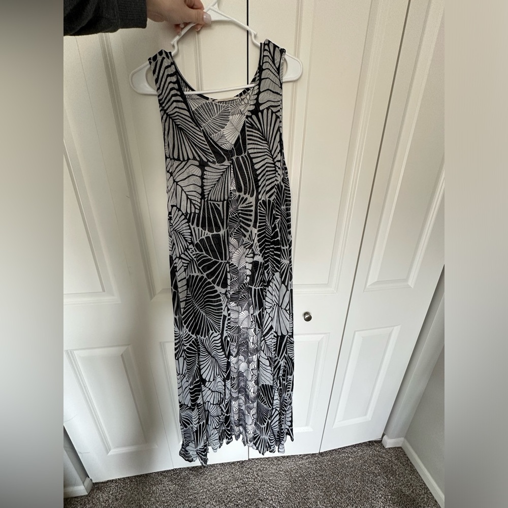 Black and white‎ maxi dress